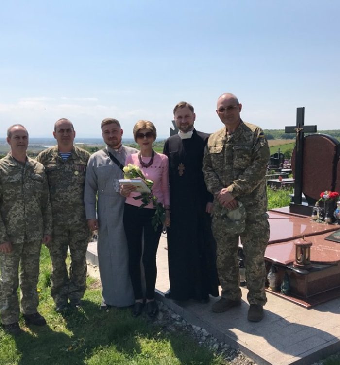 На Львівщині капелани привітали матерів полеглих українських Героїв з Днем матері