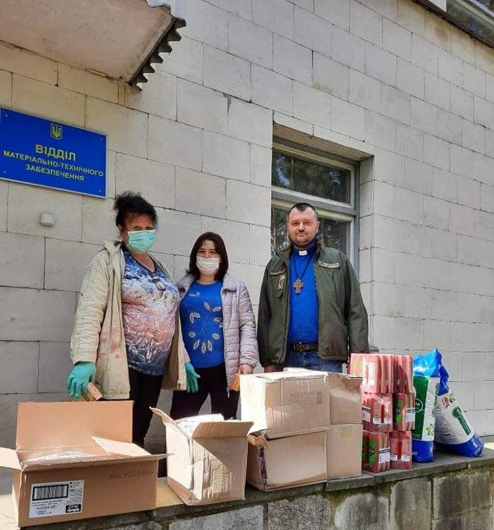 Капелан передав чергову допомогу в Ірпінський військовий госпіталь