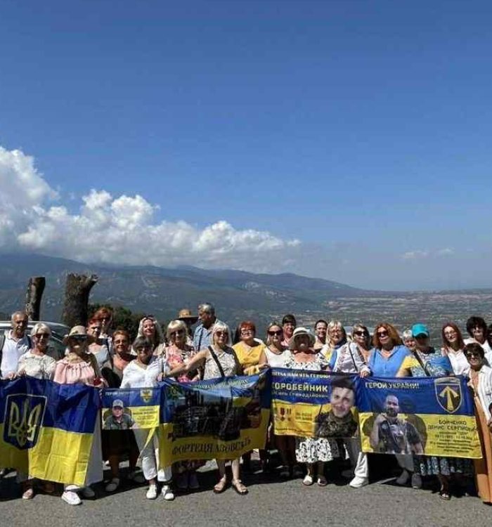 Члени родин полеглих Героїв України здійснили паломництво до святинь Греції