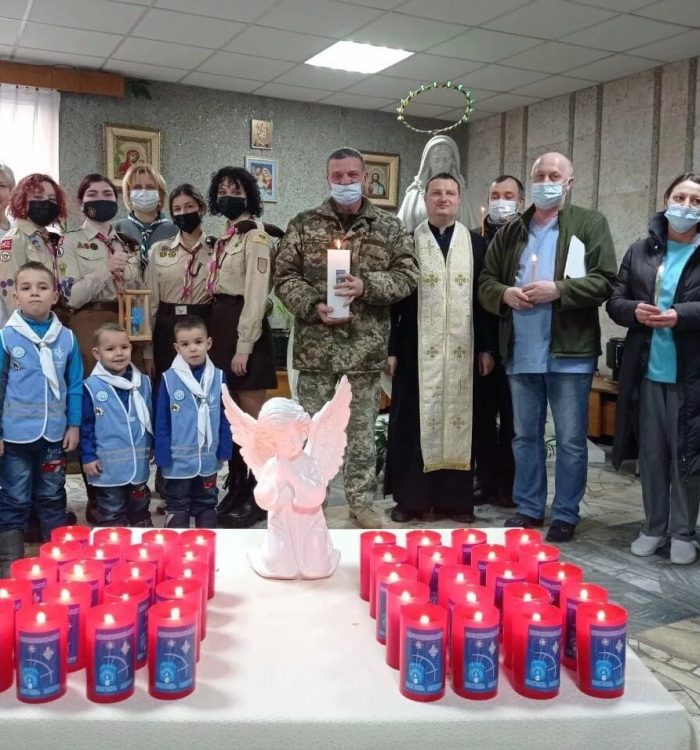 Вифлеємський вогонь миру запалав для поранених воїнів у Військово-медичному клінічному центрі Західного регіону
