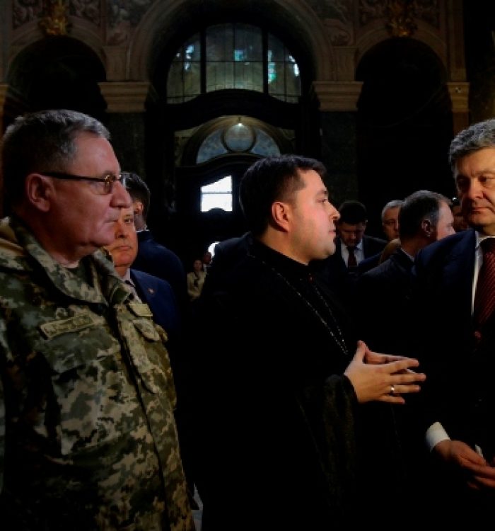 Президент України Петро Порошенко зустрівся з військовими капеланами у Львові