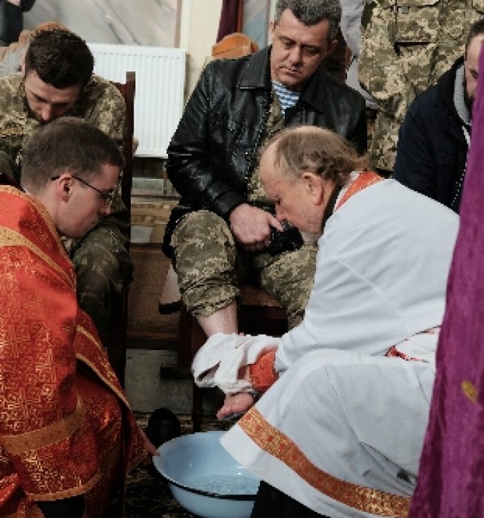 Владика Михаїл (Колтун) звершив Чин умивання ніг демобілізованим воїнам АТО