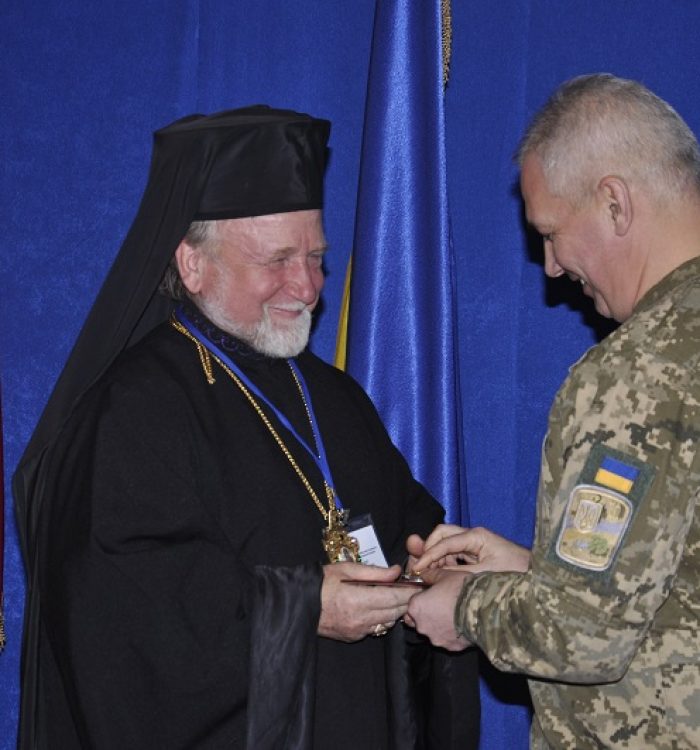 Військових капеланів нагородили почесними відзнаками Міністра оборони України та начальника Генштабу ЗСУ