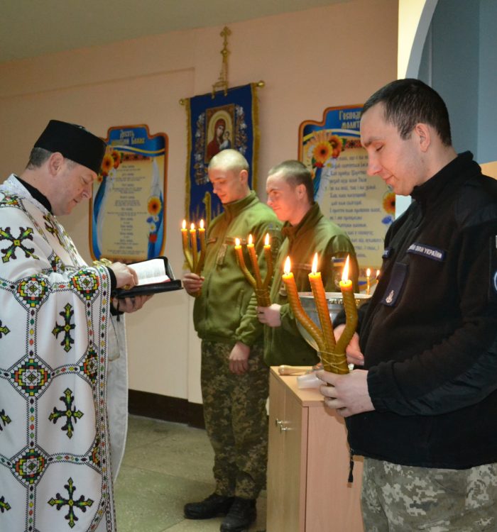 На Одещині капелан поблагословив військових йорданською водою