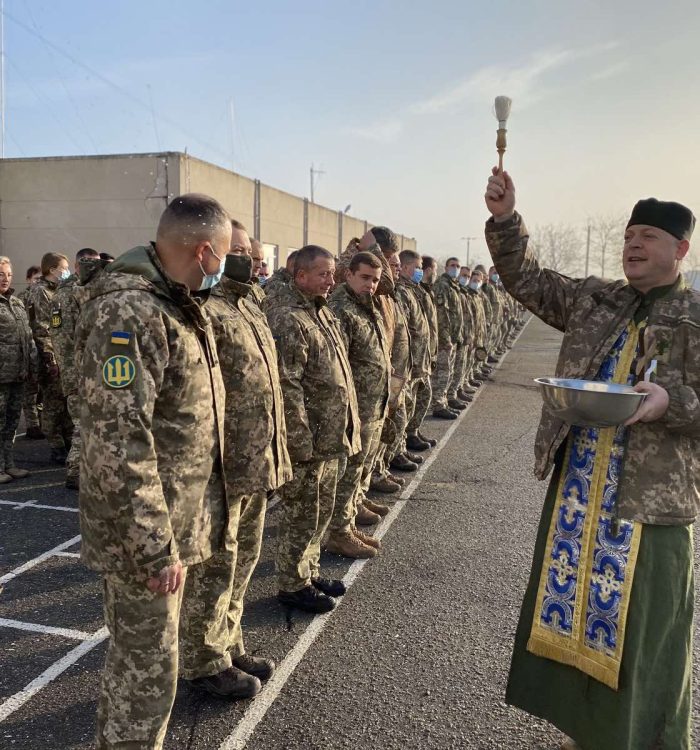 На Одещині капелан привітав артилеристів з професійним святом