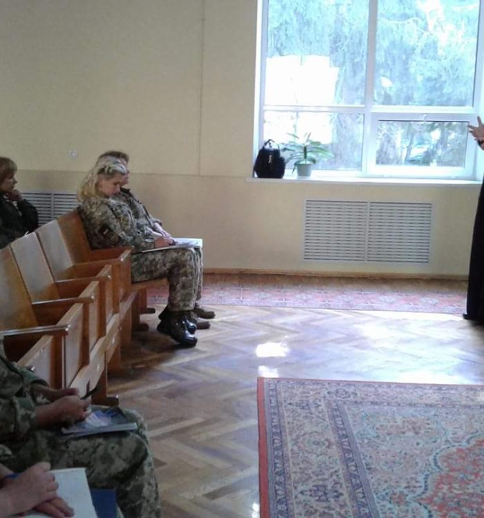 В Ірпінському госпіталі ЗСУ відбулася зустріч капелана з медпрацівниками закладу