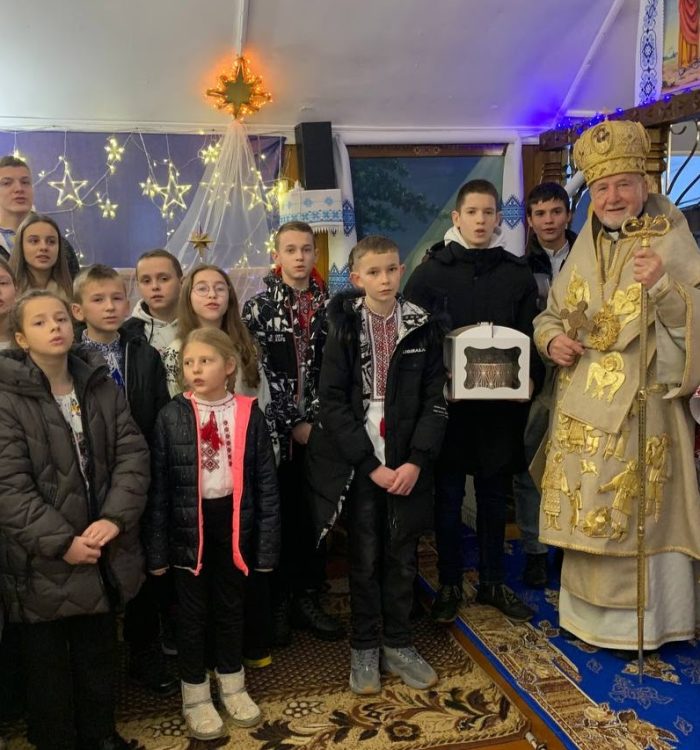 Владика Михаїл Колтун привітав військового капелана о. Богдана Вихора з 25-річчям священства