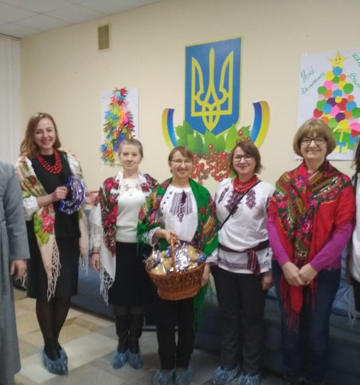У військовий госпіталь завітали колядники та військово-медичний капелан