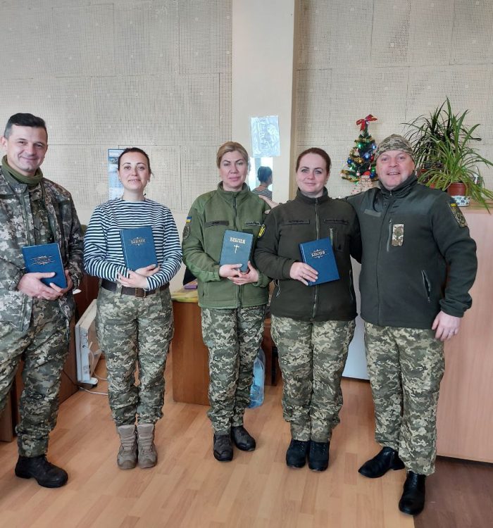 На Одещині військовослужбовці разом з капеланом молитовно склали Богові подяку за прожитий рік