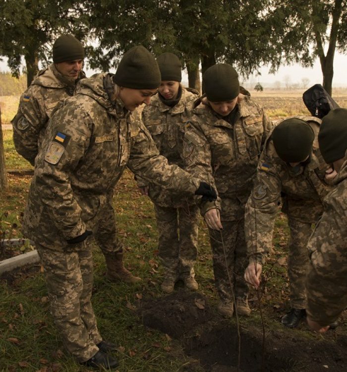 Військовослужбовці Львівщини з капеланом долучилися до Всеукраїнської екологічної акції