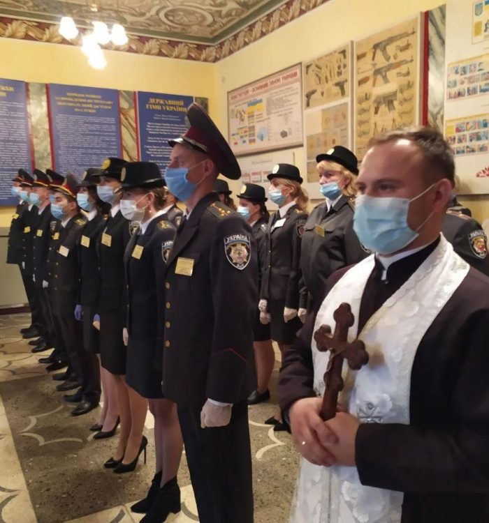 Капелан благословив службовців Державної кримінально-виконавчої служби, які склали присягу на вірність українському народові