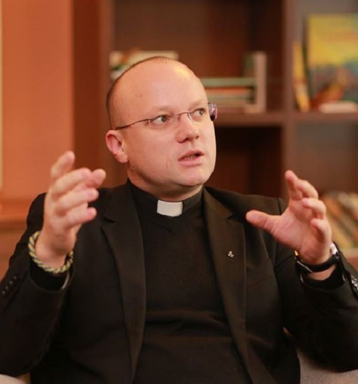 Зупинившись на хвилину, ти можеш врятувати кілька днів, – о. Степан Сус