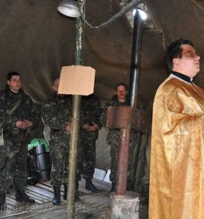 Військовослужбовці просять священиків бути поруч на Великдень