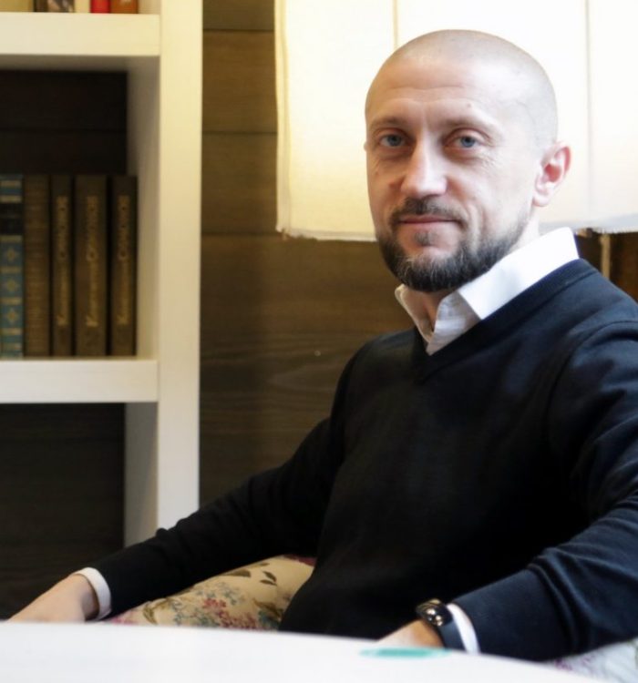 Військовий капелан: бойовий побратим, покликаний захистити в людині людське