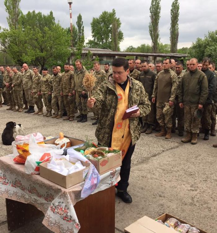 Освячення пасок у військовослужбовців в АТО