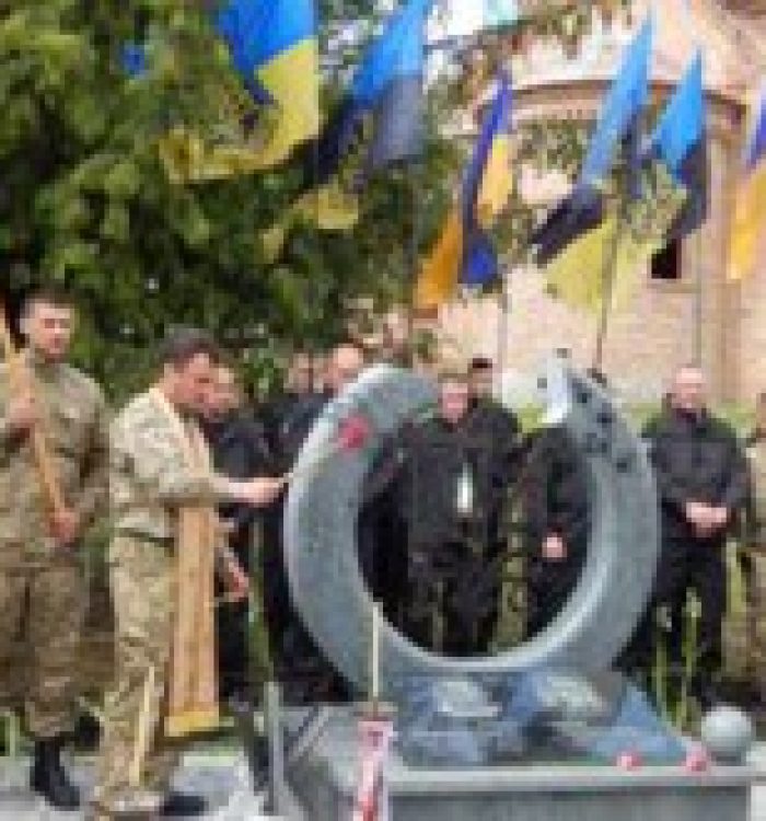 На Прикарпатті відкрили пам’ятник Героям Небесної Сотні