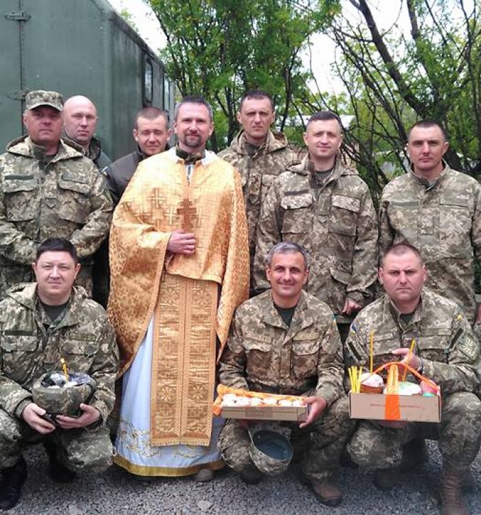 Військові привітали українців із Великоднем