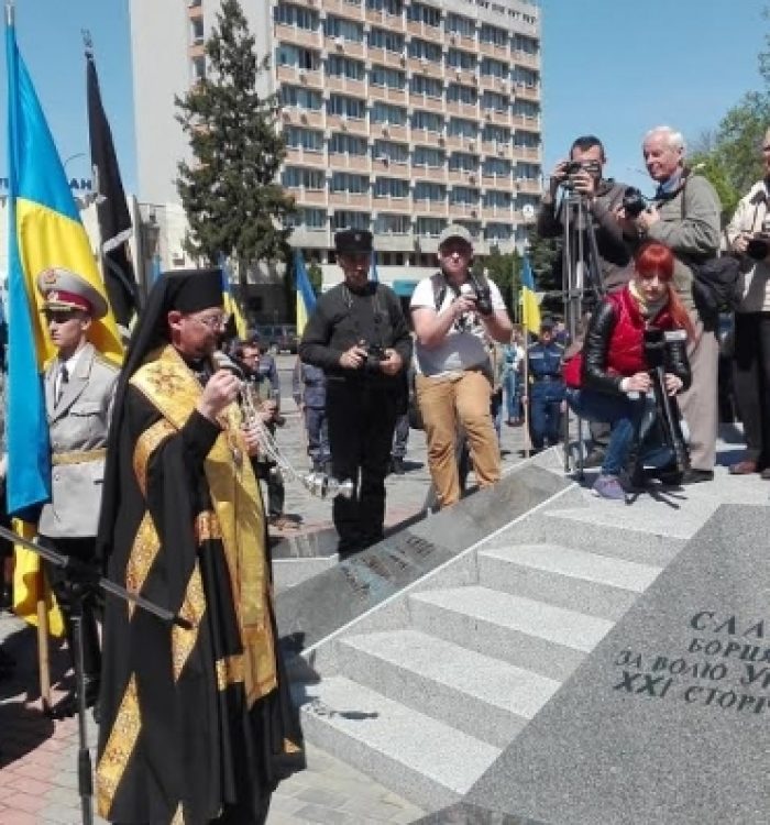 Владика Богдан (Дзюрах) узяв участь у відкритті пам’ятника «Борцям за волю України» в Черкасах