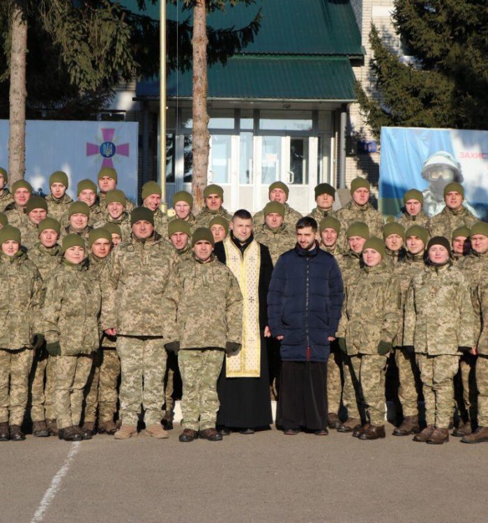 Військові капелани привітали офіцерів-випускників курсів підвищення кваліфікації на Яворівському полігоні
