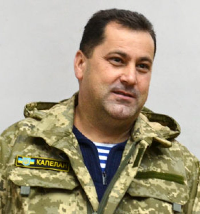 Бійців на сході морально підтримують військові капелани