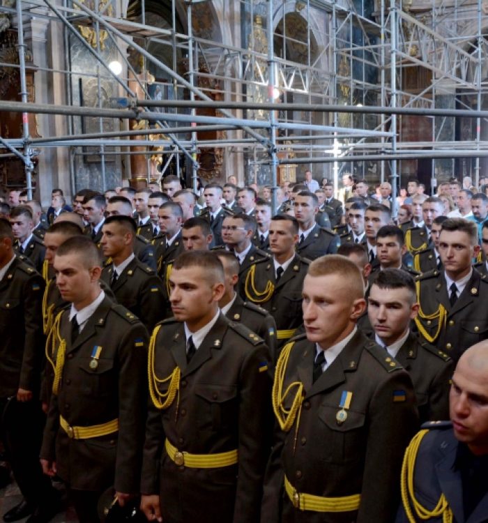 Військовий єпископ поблагословив випускників НАСВ