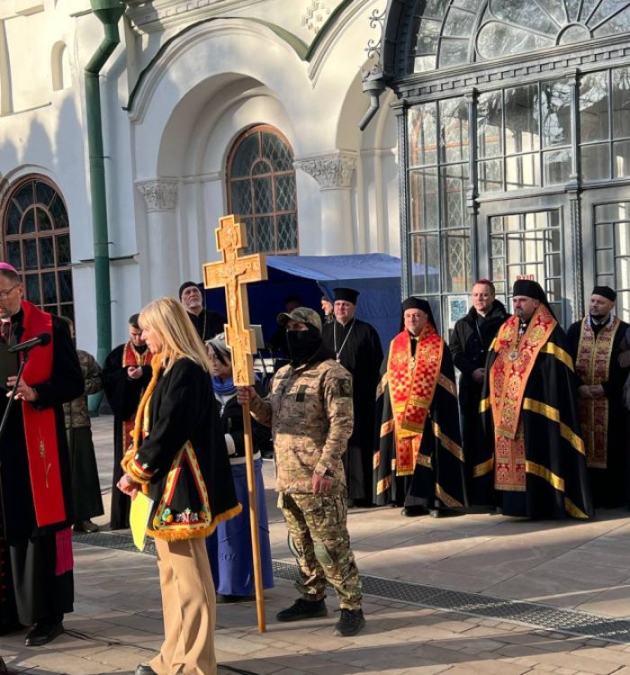 У Софії Київській пройшла екуменічна Хресна дорога