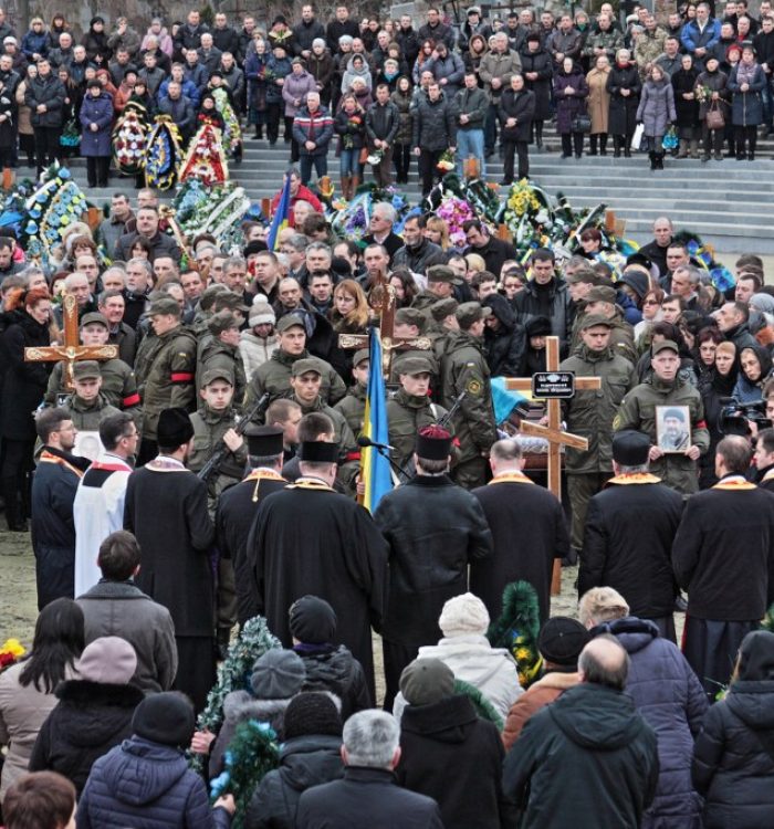 в останню путь трьох медиків