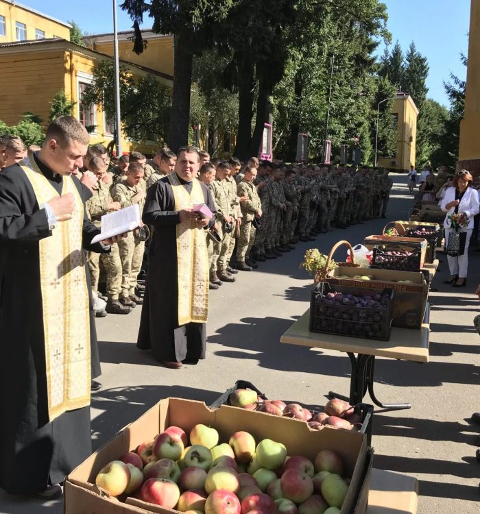Військові капелани дякують за підтримку благодійної акції “Фруктовий кошик для Захисника України”