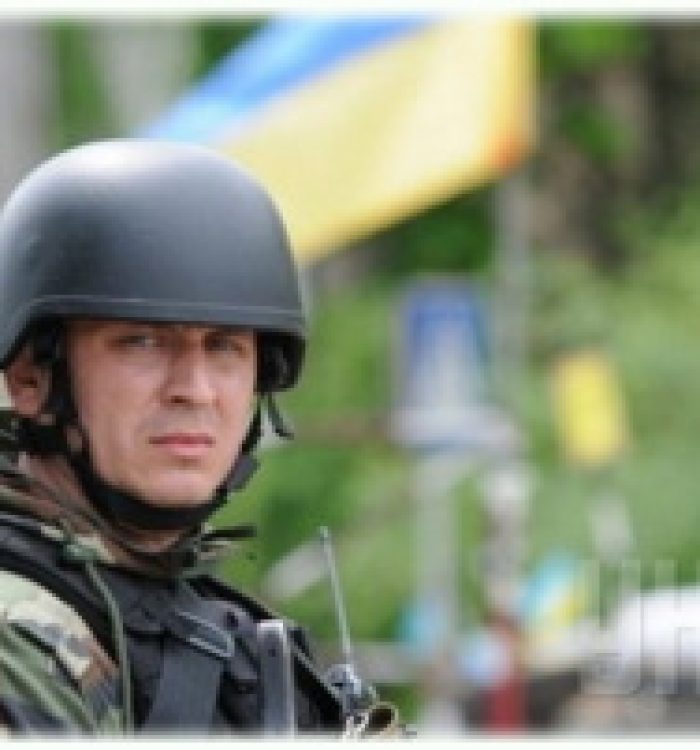Військовий капелан розповів учням про життя української армії
