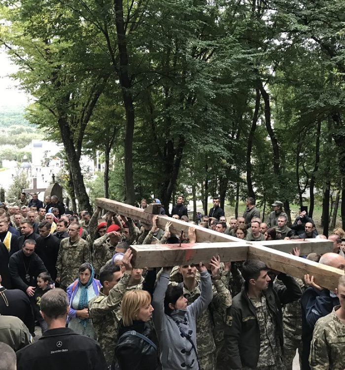 Учасники військового паломництва молилися Хресну дорогу в Зарваниці