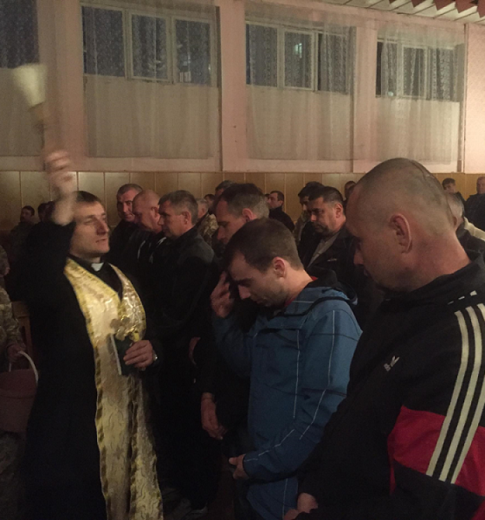 Капелан благословив івано-франківських резервістів