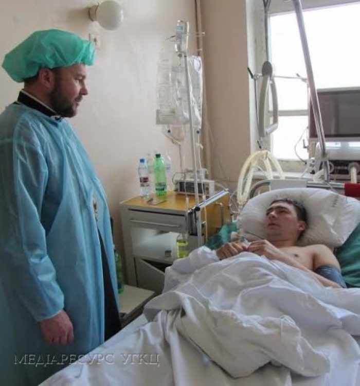 Владика Василь (Тучапець) відвідав Харківський військовий госпіталь