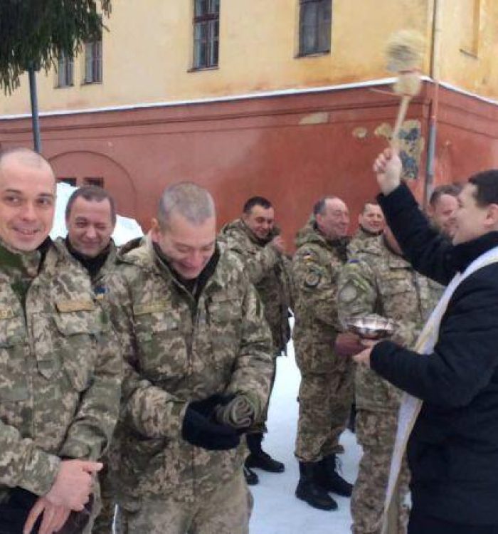 Душпастирі центру військового капеланства благословили українських бійців