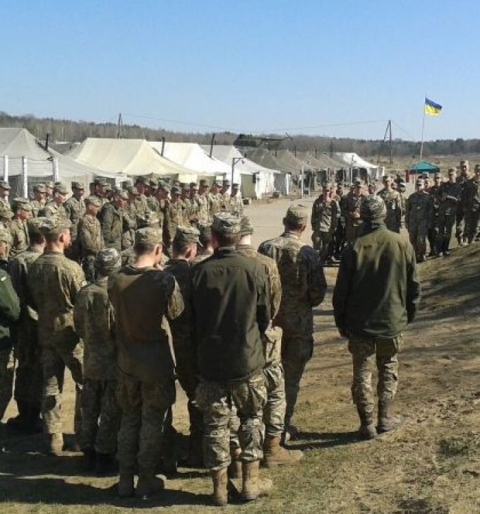 На Яворівському полігоні майбутні офіцери ЗСУ помолились за мир в Україні