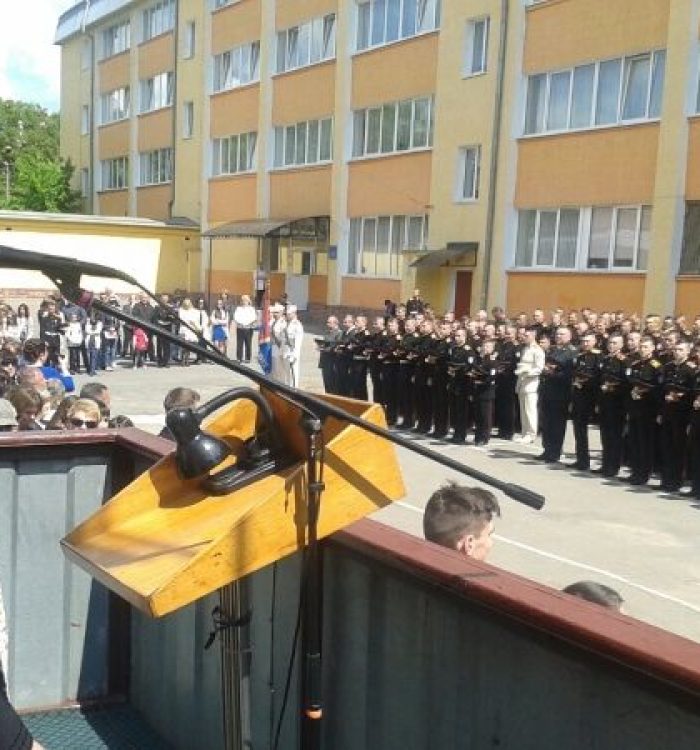 Капелан благословив випускників Львівського державного ліцею ім.Героїв Крут