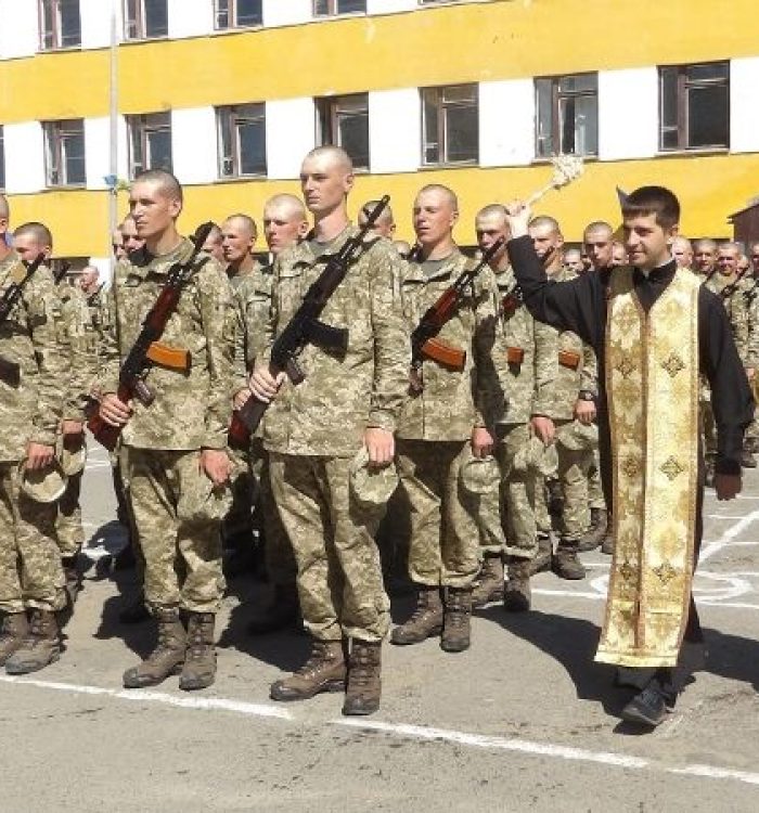Військовий капелан благословив новобранців призову “Весна-2017”