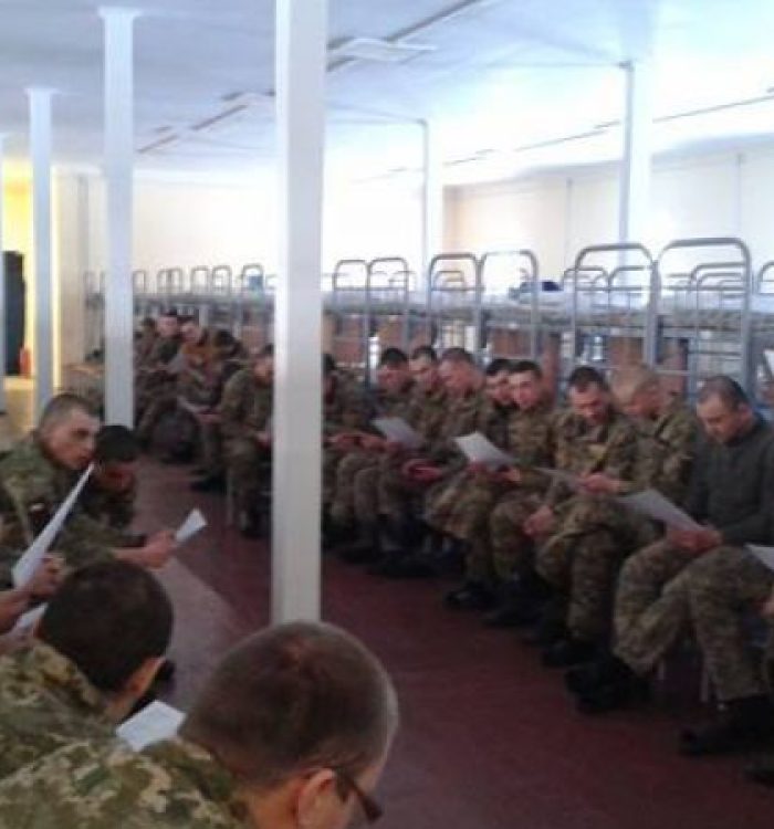 Капелани разом із захисниками України колядували на полігоні