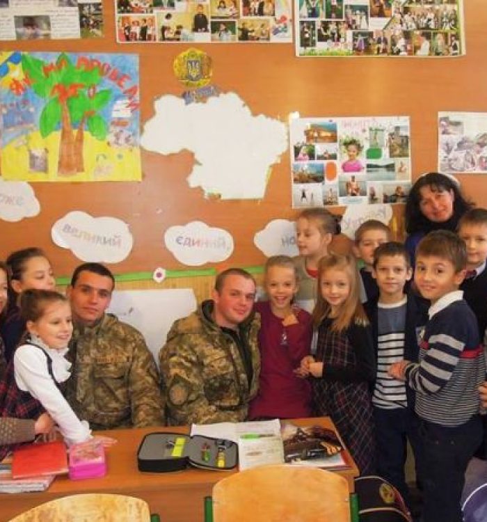 Учасники АТО разом з капеланом провели уроки для львівських школярів