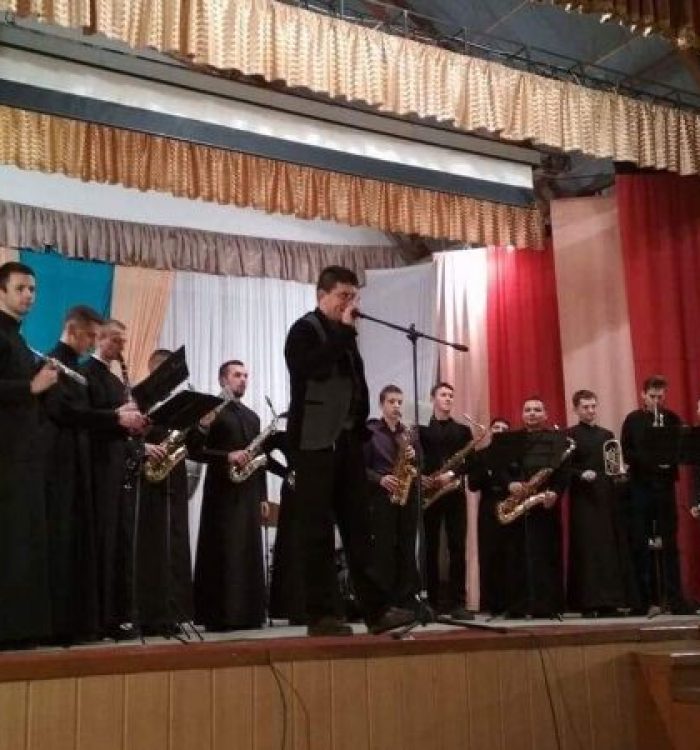Оркестр львівських семінаристів подарував незабутні враження ліцеїстам та військовослужбовцям