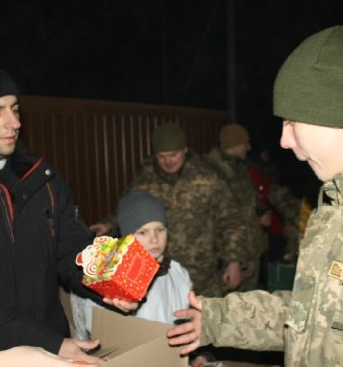 Святий Миколай завітав до наших захисників на Яворівський полігон