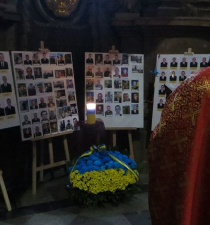 У Гарнізонному храмі відбулася заупокійна молитва за кіборгів