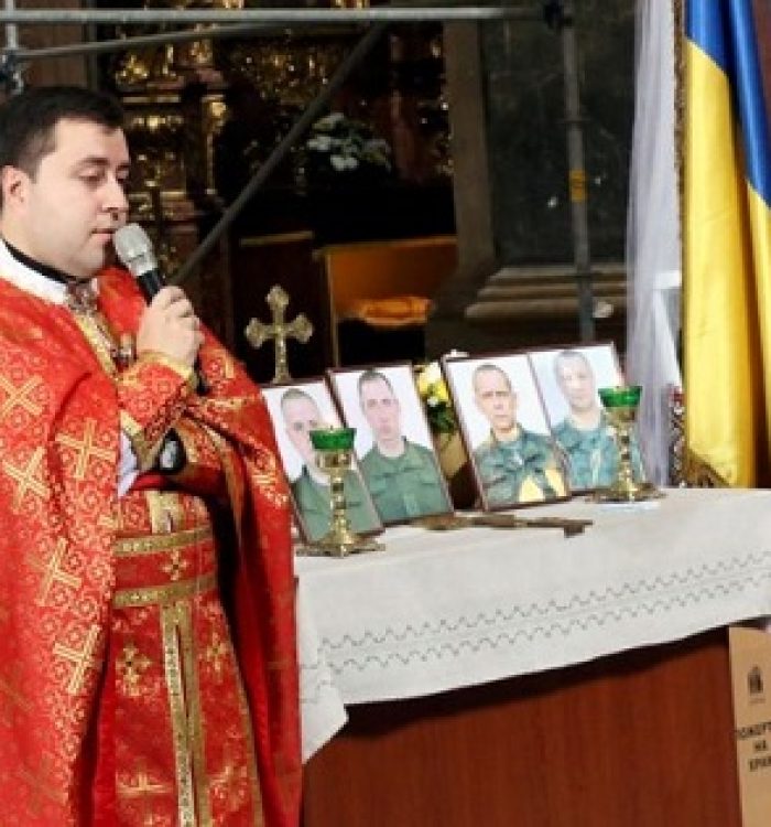Божественна Літургія за загиблими воїнами-героями