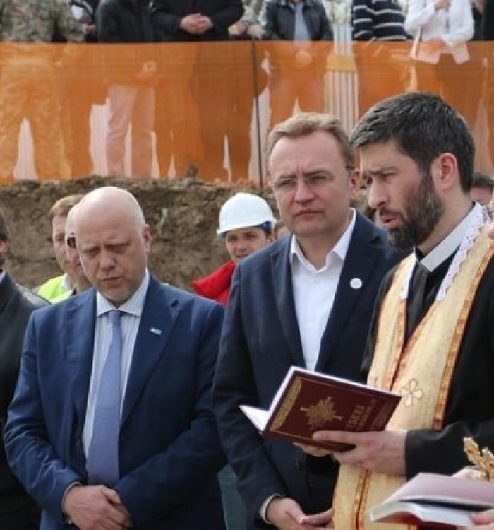 Освячення наріжного каменю будинку для бійців АТО