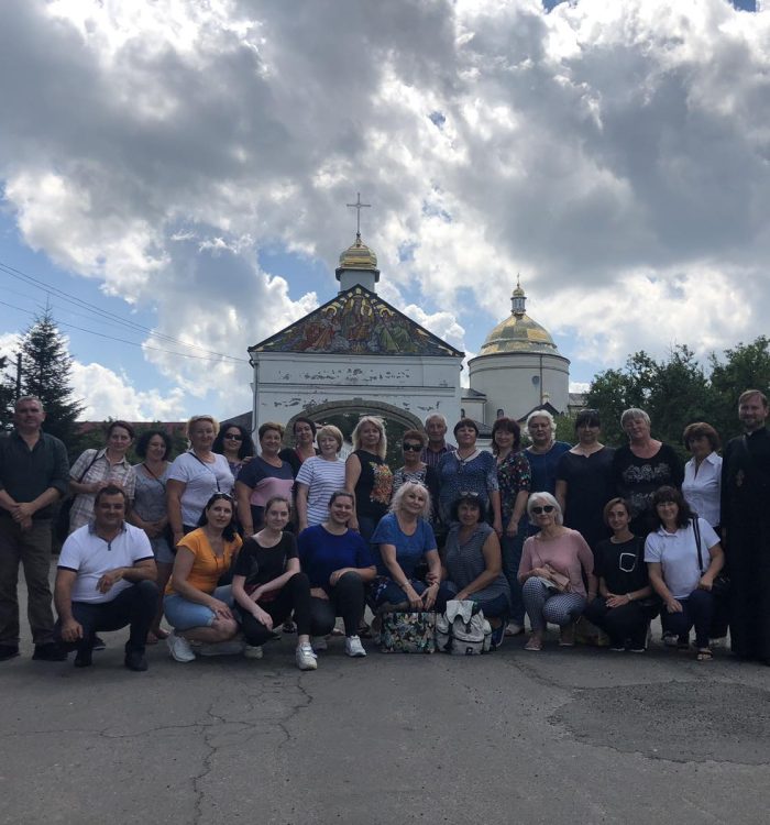 Для родин полеглих українських Героїв розпочалася паломницька подорож святинями Галичини та Буковини