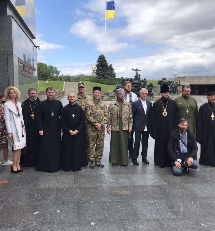 У Києві відкрили виставку «Капелани»